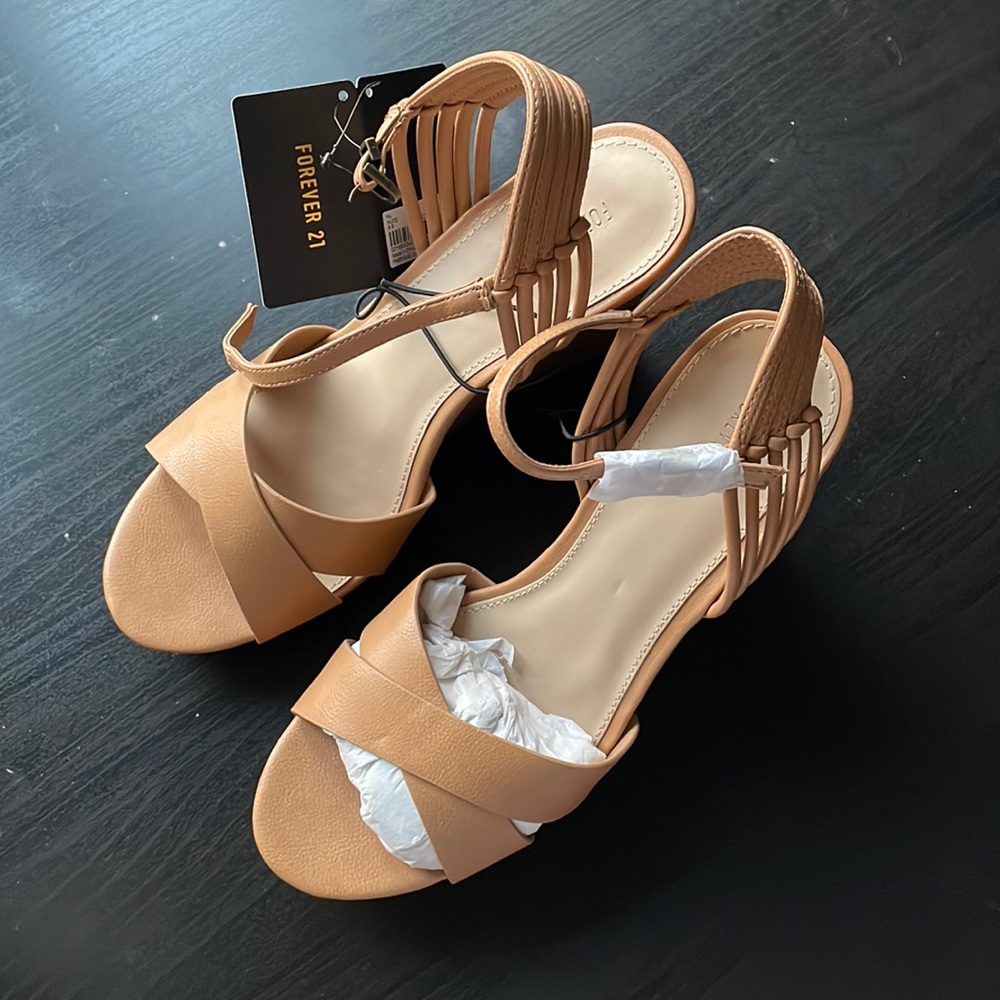 Nude wedges